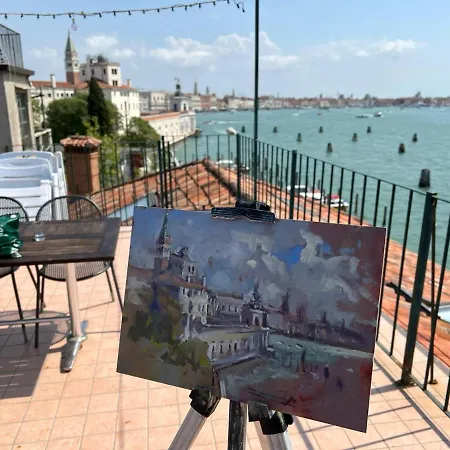 Mimi's Loft البندقية