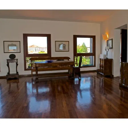 Mimi's Loft * البندقية